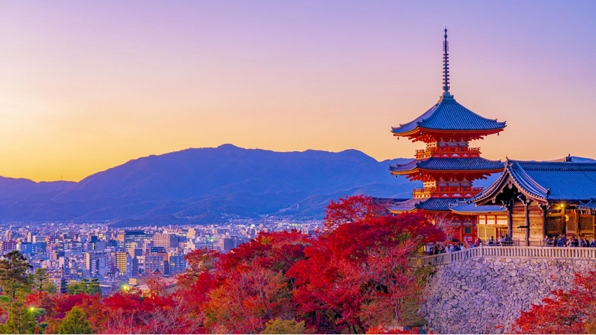 秋の音羽山-清水寺.png